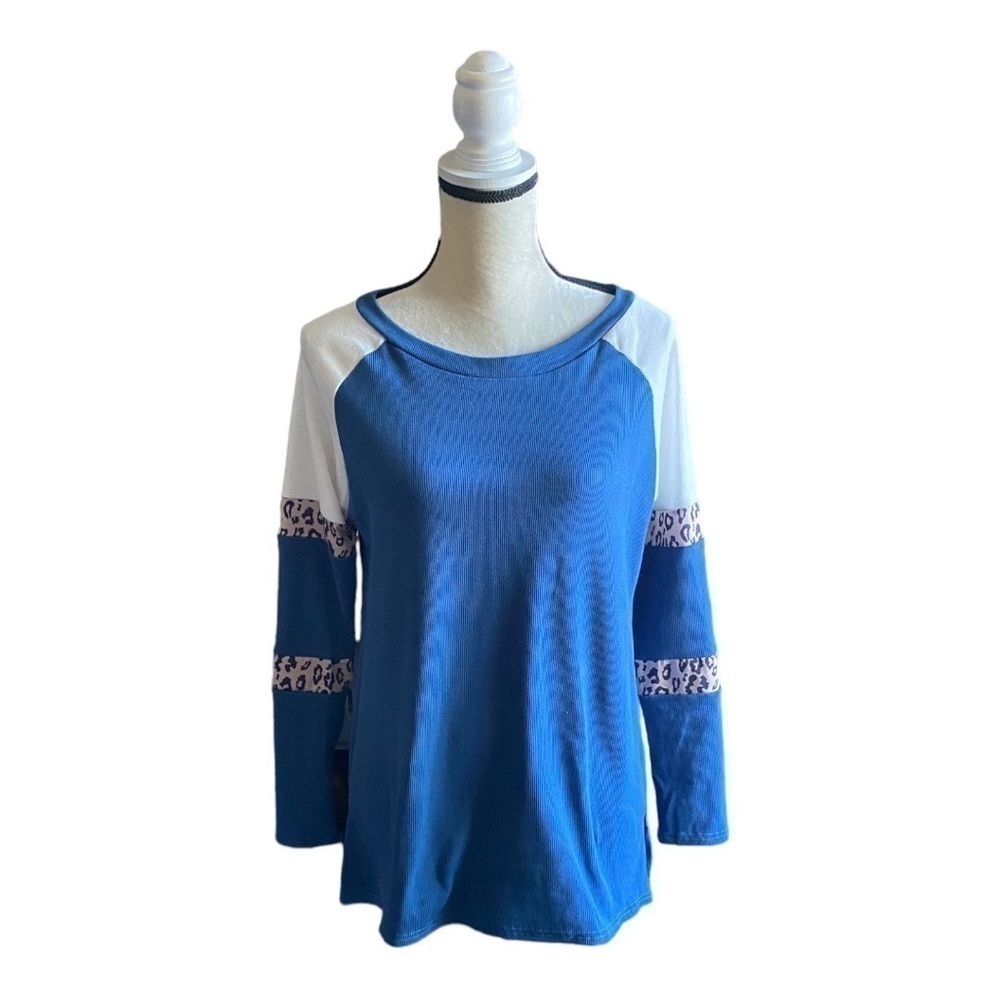 NWOT-FOR G AND PL-LONS SLEEVE RIBBED TOP-SIZE MEDIUM